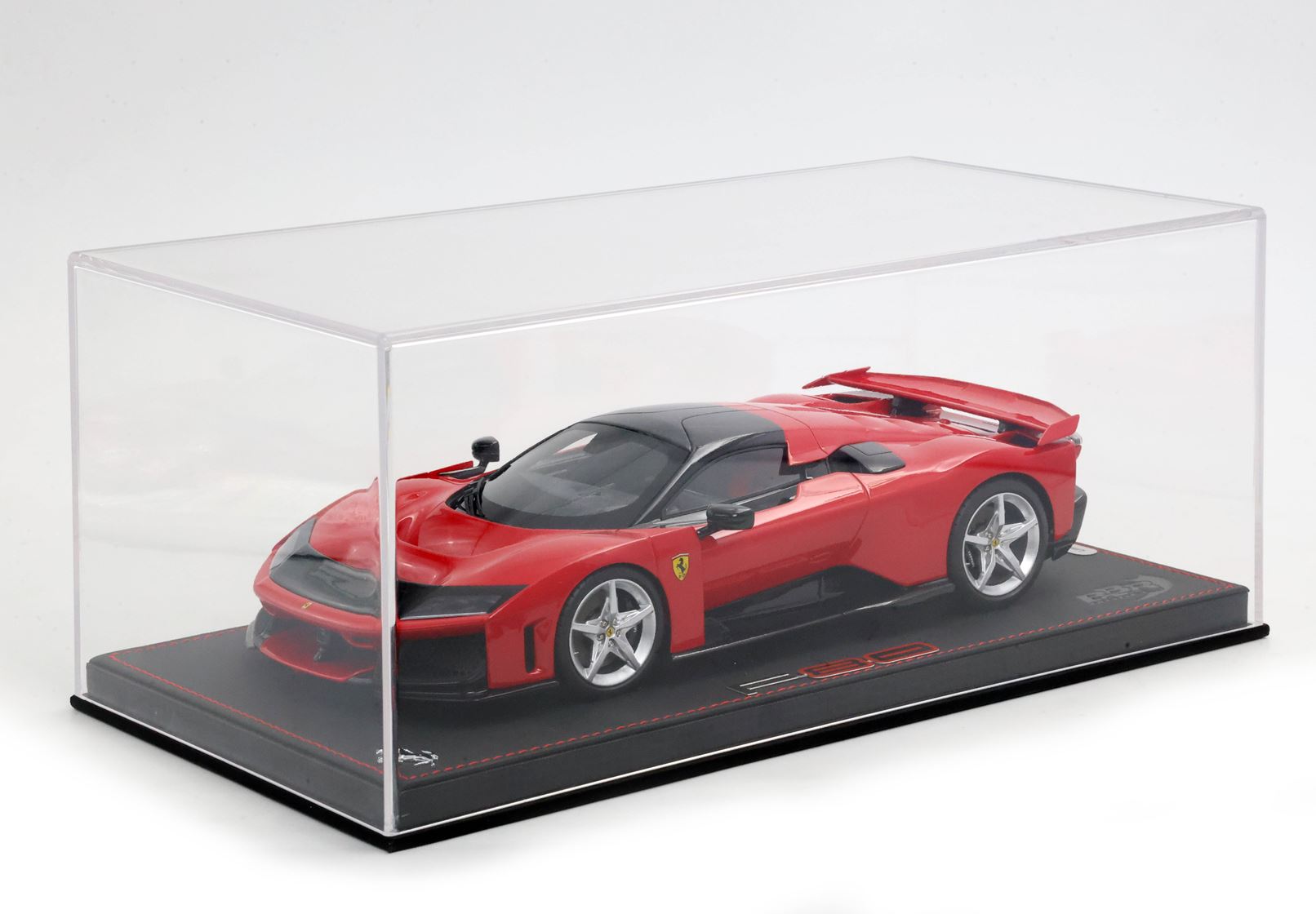 Ferrari F80 Rosso Corsa / Silver Wheels P18253A