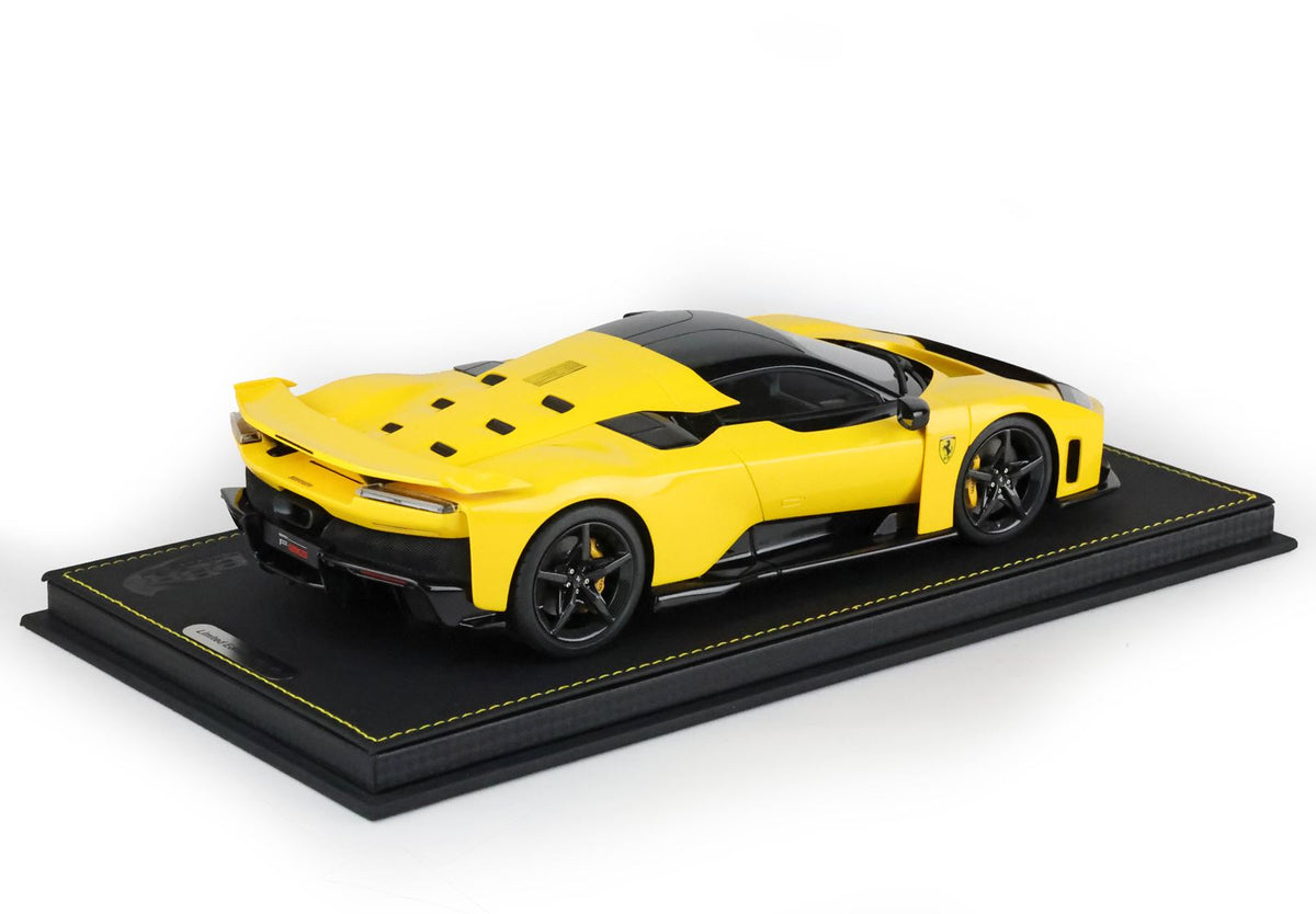 Ferrari F80 Carbon Optional Giallo Modena / Carbon Wheels - P18253B1