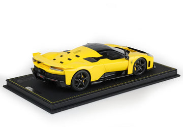 Ferrari F80 Carbon Optional Giallo Modena / Carbon Wheels - P18253B1