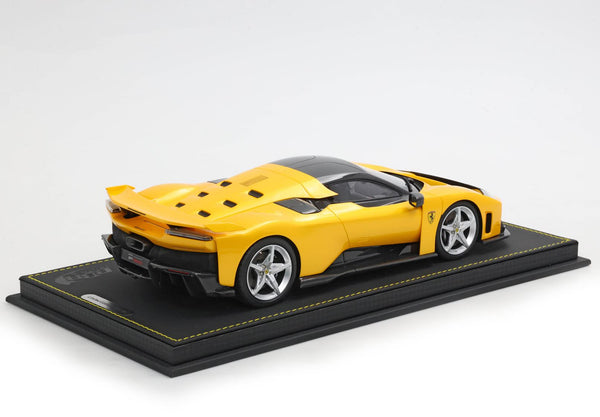 Ferrari F80 Carbon Optional Giallo TriStrato / Silver Wheels - P18253B