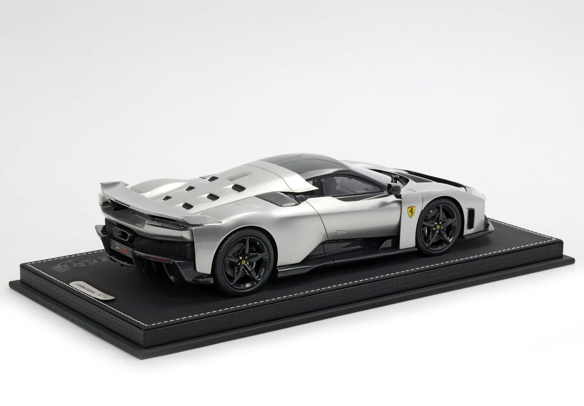 Ferrari F80 carbon optional Glossy Aluminium - carbon wheels P18253E