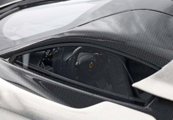 Ferrari F80 carbon optional Glossy Aluminium - carbon wheels P18253E