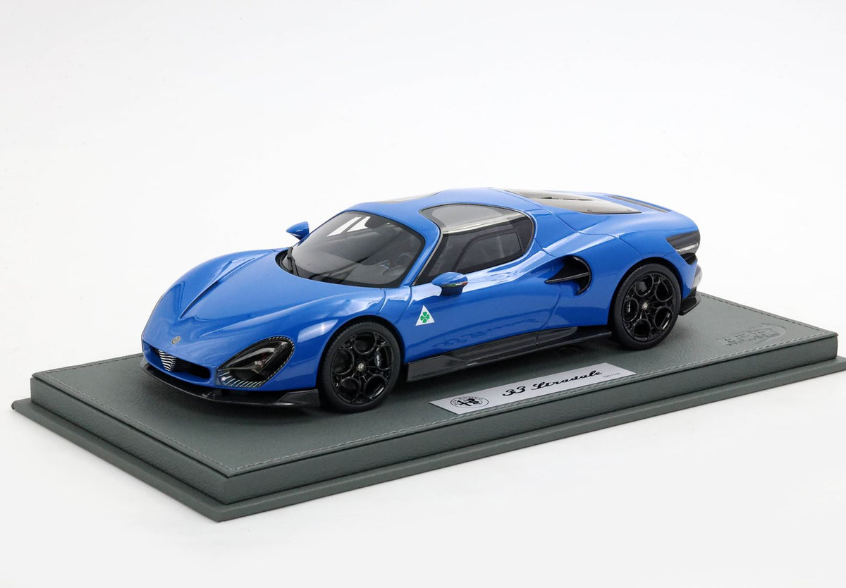 Alfa Romeo 33 Stradale Blu reale - interni neri P18264F