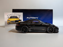 Lade das Bild in den Galerie-Viewer, Porsche 911 (991.2) GT2 RS Weissach Package (EINSZU18 - 1 of 1)
