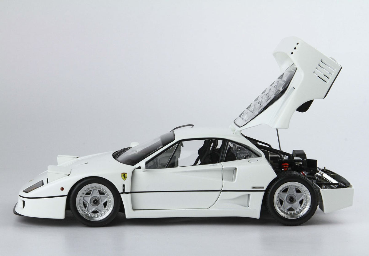 Ferrari F40 White / Silver Rims (BBR-Kyosho)