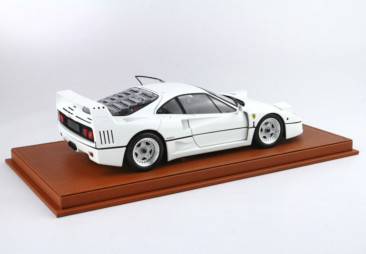 Ferrari F40 White / Silver Rims (BBR-Kyosho)