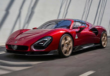 Lade das Bild in den Galerie-Viewer, Alfa Romeo 33 Stradale Launch Edition Red Villa D&#39;Este
