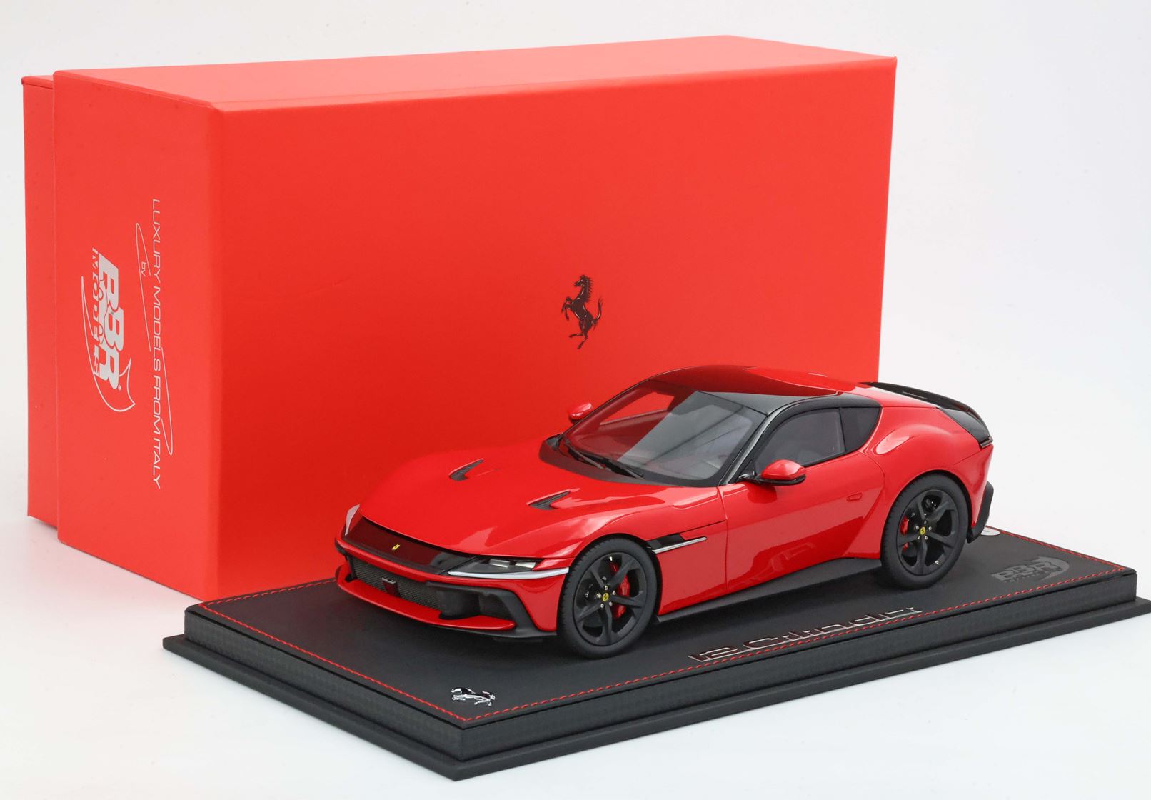 Ferrari 12Cilindri Panoramic Roof Rosso Corsa / Matt Black Wheels