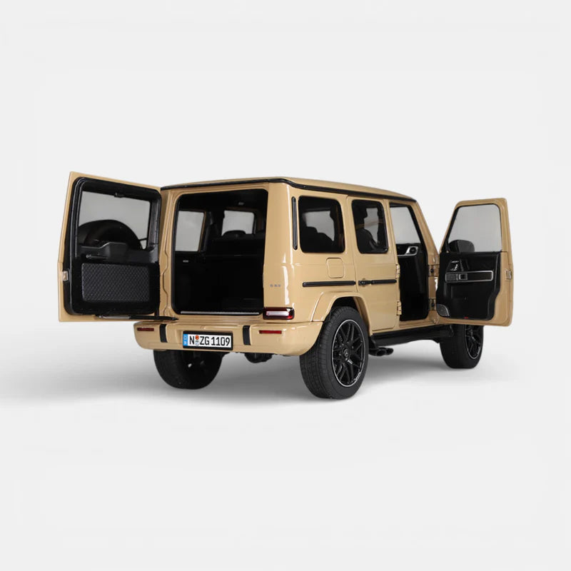 Mercedes-AMG G63 W465 Polar White / Desert Sand