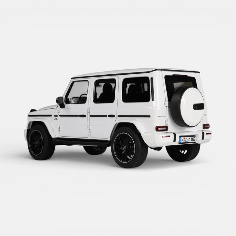 Mercedes-AMG G63 W465 Polar White / Desert Sand