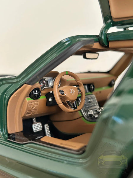 Mercedes-Benz SLS AMG Black Series 2013 Irish Green - 110033027