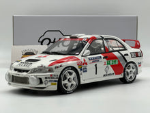 Lade das Bild in den Galerie-Viewer, Mitsubishi Lancer Evo IV White Rally Catalunya 1997
