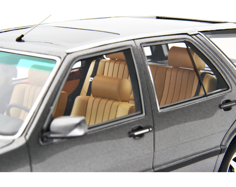 1:18 Lancia Thema Station Wagon T.D. 1988-92 LM217D Grau