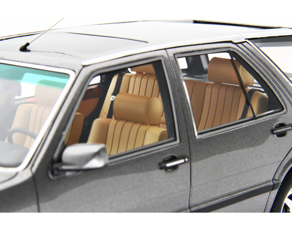 1:18 Lancia Thema Station Wagon T.D. 1988-92 LM217D Grau