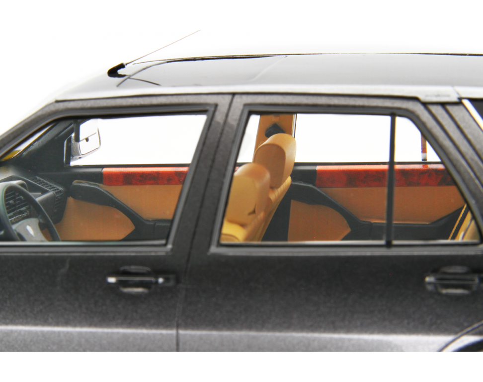 1:18 Lancia Thema Station Wagon T.D. 1988-92 LM217D Grau