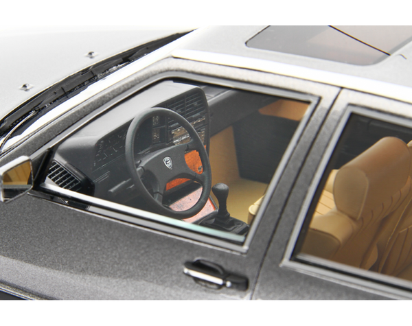 1:18 Lancia Thema Station Wagon T.D. 1988-92 LM217D Grau