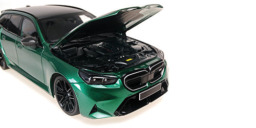 BMW M5 Touring 2024 Green Metallic (All Open)