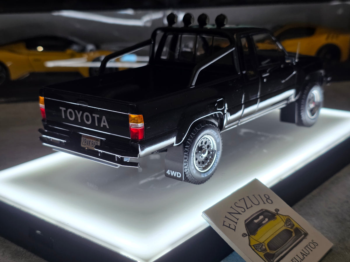 Toyota Truck Xtra Cab 4x4 (Hilux) - black - KKDC181565