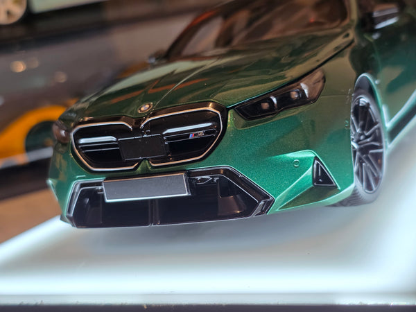 BMW M5 Touring 2024 Green Metallic (All Open)