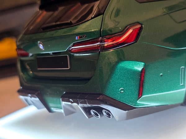 BMW M5 Touring 2024 Green Metallic (All Open)