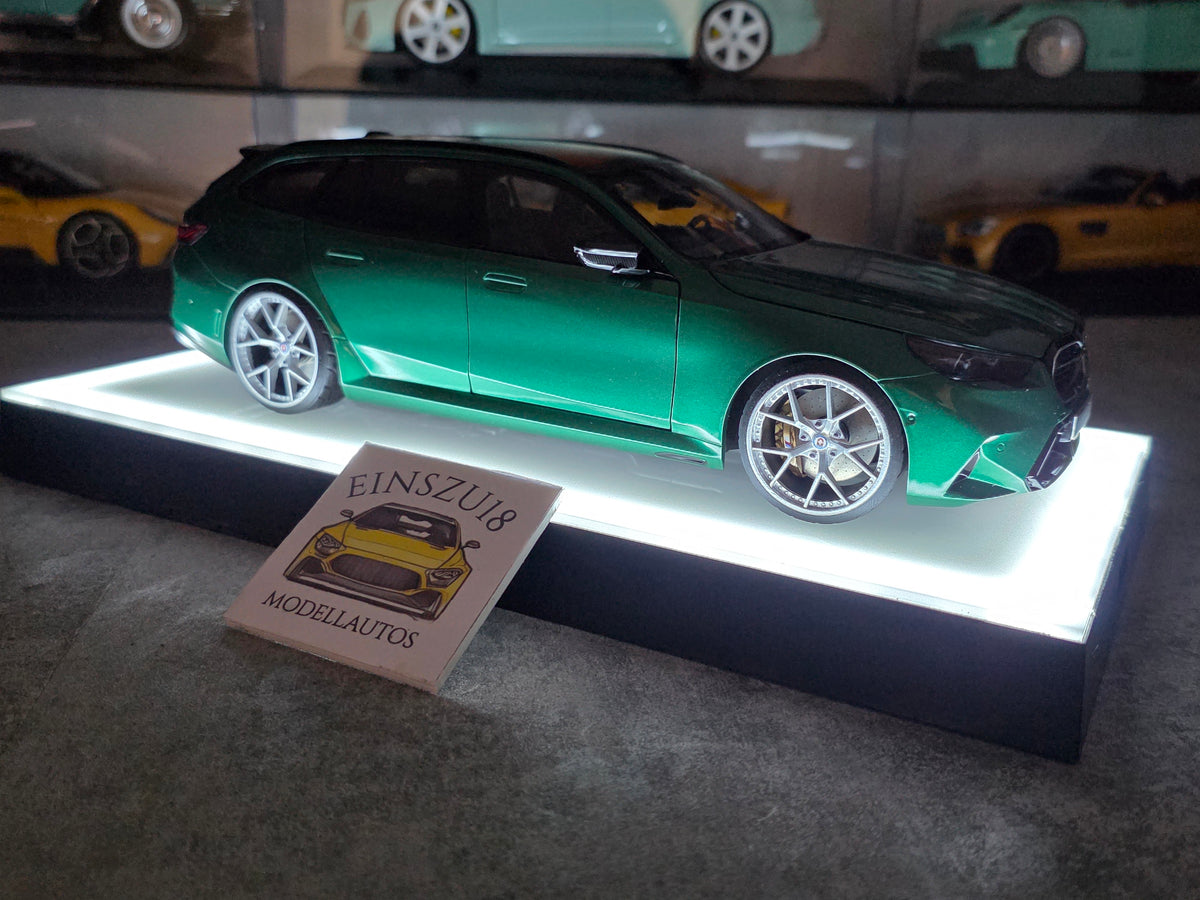 1 of 1  Minichamps BMW M5 Touring 2024 Green Metallic - HRE Wheels Silver - 110023902