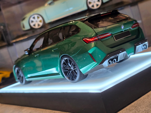 BMW M5 Touring 2024 Green Metallic (All Open)