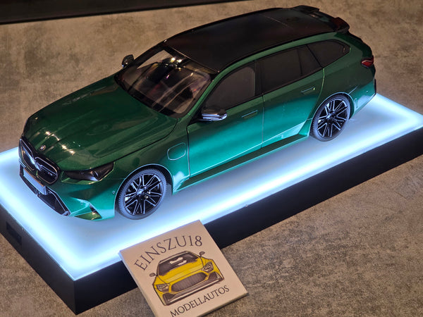 BMW M5 Touring 2024 Green Metallic (All Open)