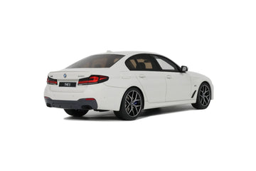 BMW 545e xDrive Saloon 2023 M Sport Alpine White III