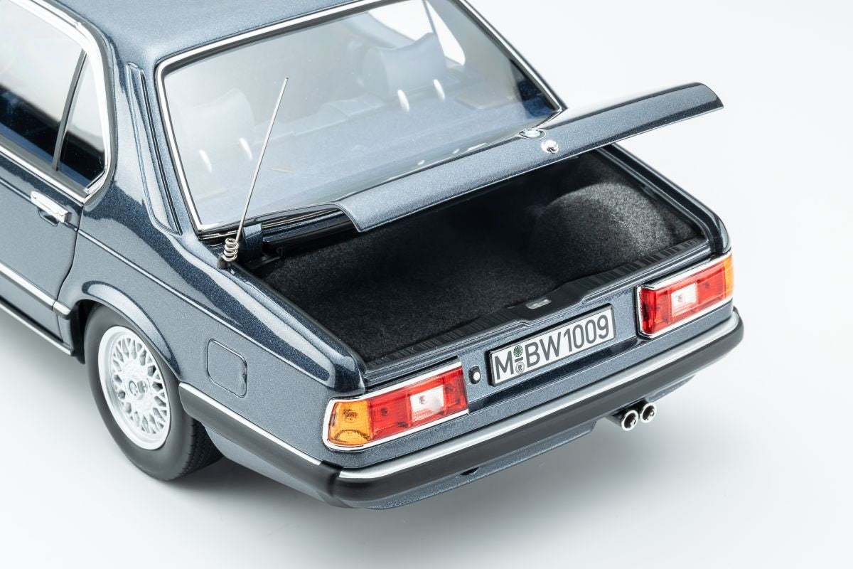 BMW 745i E23 (1984) - 18023000 / 18023001 / 18023002