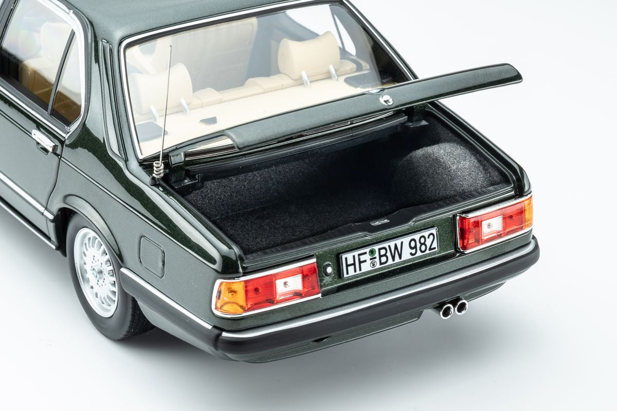 BMW 745i E23 (1984) - 18023000 / 18023001 / 18023002