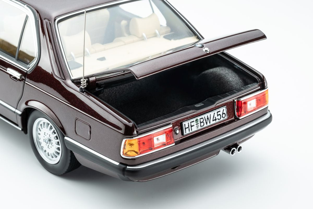 BMW 745i E23 (1984) - 18023000 / 18023001 / 18023002
