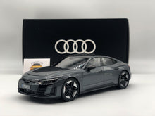 Lade das Bild in den Galerie-Viewer, Audi RS e-Tron GT 2021 Daytonagrau (Audi Dealer Edition)
