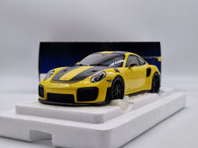 Lade das Bild in den Galerie-Viewer, Porsche 911 (991.2) GT2 RS Weissach Package Racing Yellow
