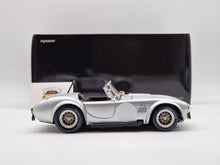 Afbeelding in Gallery-weergave laden, Shelby Cobra 427 S/C Silver/White
