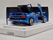 Lade das Bild in den Galerie-Viewer, Lamborghini Diablo SE30 30th Anniversary Edition Blu Sirena
