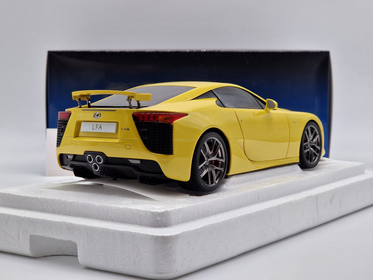 Lexus LFA 2010 Pearl Yellow
