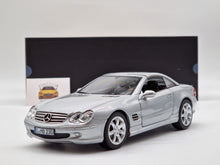 Carregar imagem no visualizador da galeria, Mercedes SL 500 (R230) Silver
