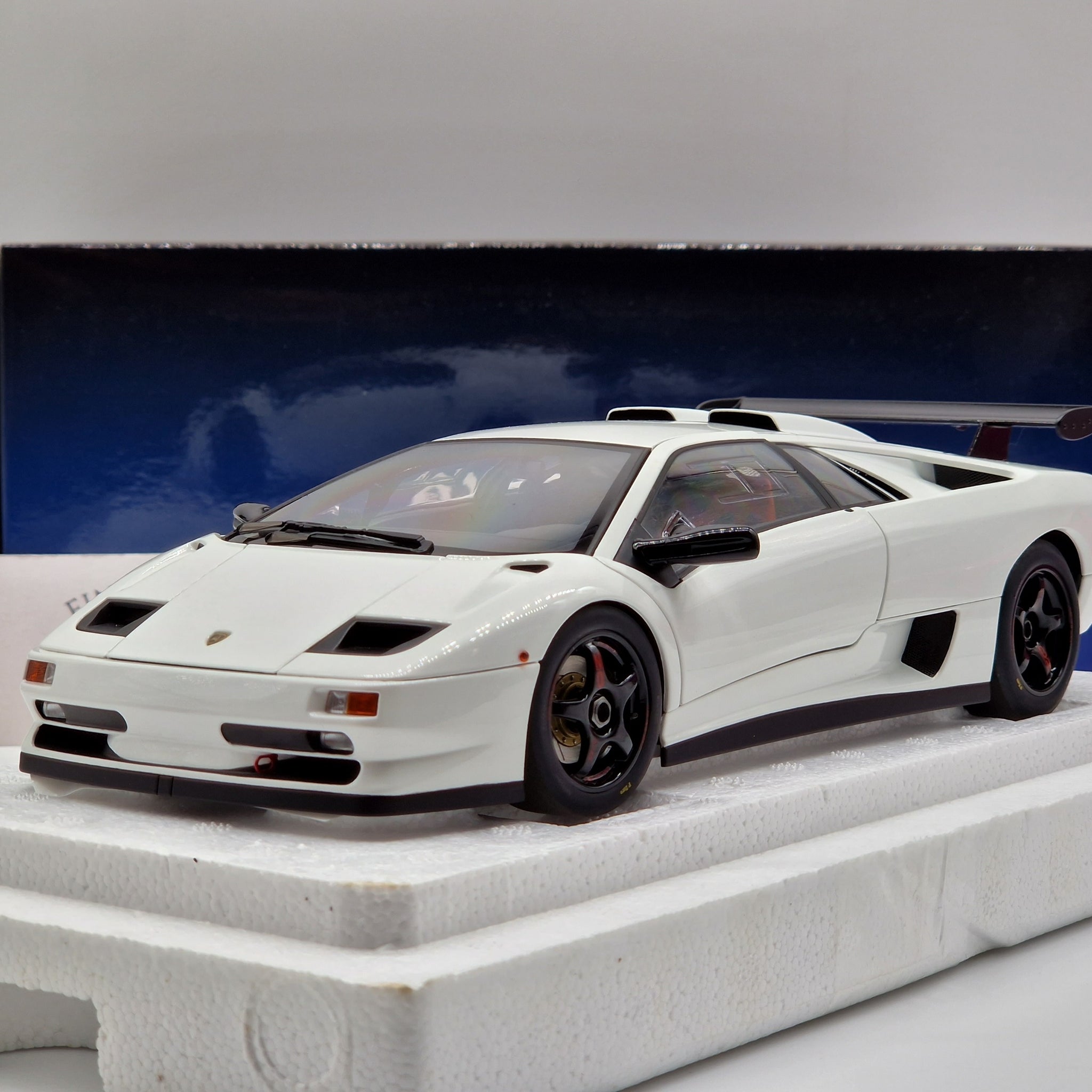 Lamborghini Diablo SV-R Impact White