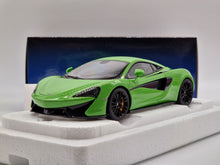 Carregar imagem no visualizador da galeria, McLaren 570S Mantis Green
