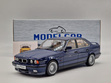 Lade das Bild in den Galerie-Viewer, BMW Alpina B10 4,6 1994 Metallic Dunkelblau
