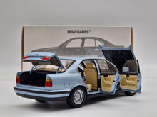 Lade das Bild in den Galerie-Viewer, BMW 535i (E34) 1988 Light Blue Metallic
