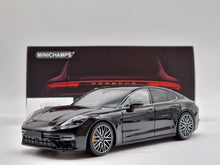 Carregar imagem no visualizador da galeria, Porsche Panamera Turbo S 2020 Jet Black Metallic (All Open)
