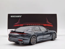 Lade das Bild in den Galerie-Viewer, Porsche Panamera Turbo S 2020 Volcano Grey Metallic (All Open)
