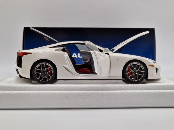 Lexus LFA 2010 Whitest White / Carbon Black