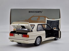 Lade das Bild in den Galerie-Viewer, BMW M3 (E30) 1987 White
