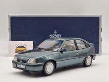 Carregar imagem no visualizador da galeria, Opel Kadett GSi 1987 Blue Metallic
