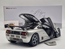 Carregar imagem no visualizador da galeria, McLaren F1 GTR Silver
