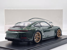 Carregar imagem no visualizador da galeria, Porsche 911 GT3 Touring (992) Oak Green Metallic Collector&#39;s Edition
