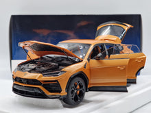 Carregar imagem no visualizador da galeria, Lamborghini Urus Arancio Borealis
