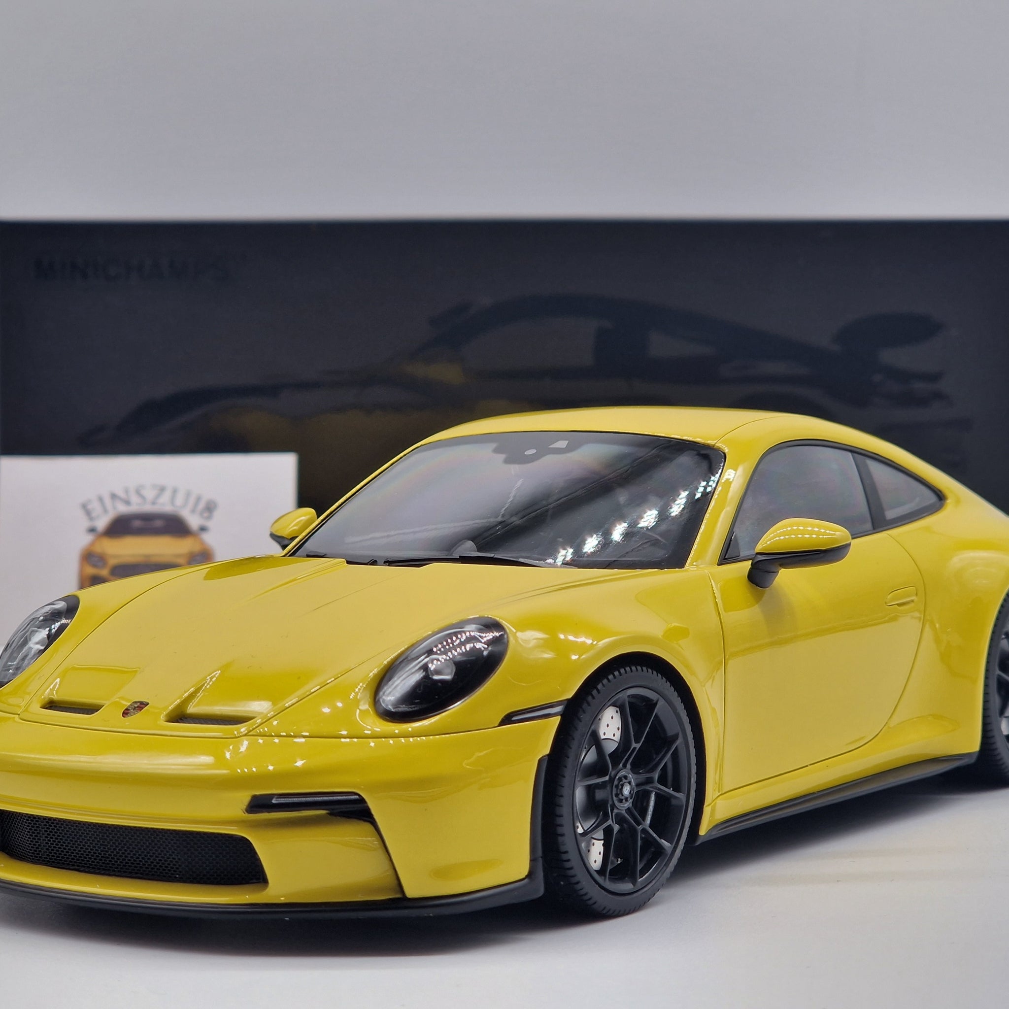 Porsche 911 (992) GT3 Touring 2022 Yellow / Black Wheels